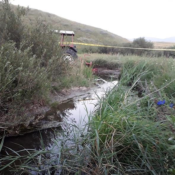 Leyla Aydemir'in cesedi dn akam saat 18.45 sralarnda ky merkezine 3 kilometre uzaklktaki dere yatanda bulunmutu. Leyla'nn cesedinin bulunduu yer ilgin. Zira sz konusu dere yatan arama ekipleri defalarca gzden geirmiti. 18 gnlk aramada bir ok kez ekiplerin tarad dere yatanda bugn cesedin bulunmas kuku yaratt.