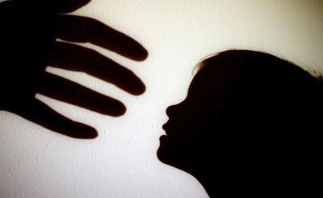 12- Tanmad kiilerle asansre binmemesi gerektiini syleyin.