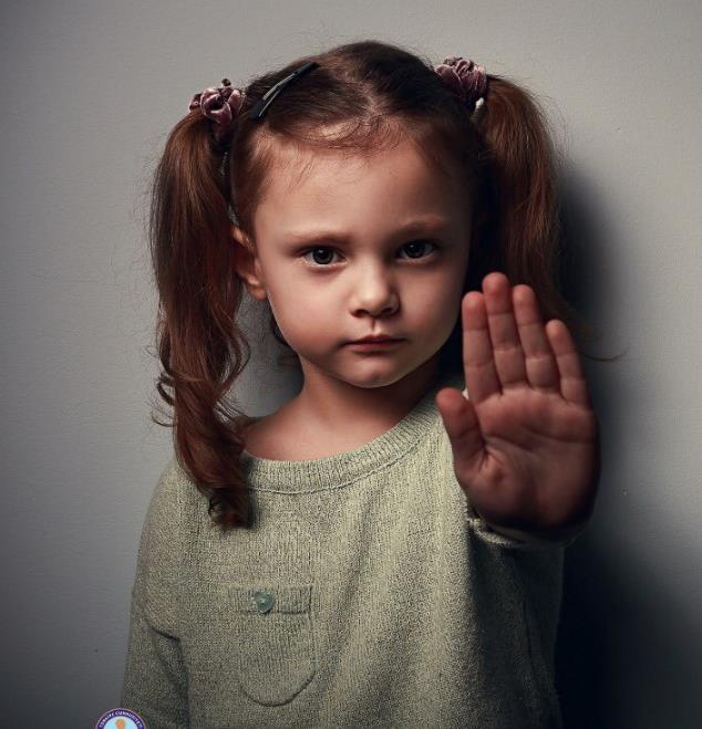 Son dnemde artan ocuk karma ve kaybolma olaylar zerine Emniyet Genel Mdrl, anne ve babalara ocuun hayatn kurtaracak, 12 altn kural yaynladb te ocuklara kendilerini koruyabilmeleri iin yaplmas gerekenler...