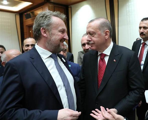 Bosna Hersek Bakanlk Konseyi Bakan Bakir zzetbegovic