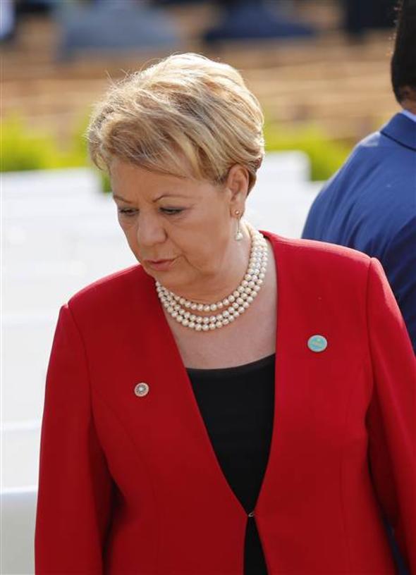 Konuklara, Cumhurbakanl Klliyesi'nin minyatr, ay ve yldzn yer ald, zerinde "Cumhurbakanl Greve Balama Treni" yazl turkuaz renkteki zel rozet hediye edildi.