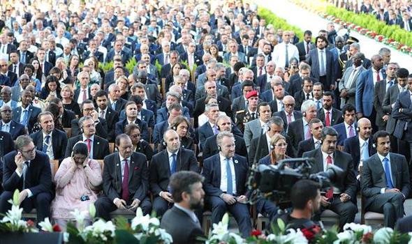 22 BAKAN VE 28 BABAKAN    Greve balama trenine 22 devlet bakan, 28 babakan ve parlamento bakan ile 6 uluslararas rgtn genel sekreteri katld.