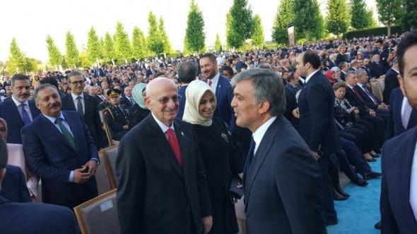 ABDULLAH GL TRENDEYD    Trene 11. Cumhurbakan Abdullah Gl, AK Parti'nin Meclis Bakan aday Binali Yldrm ve ei, Orgeneral Hulusi Akar ve ei, kuvvet komutanlar, bakanlar, milletvekilleri, yksek yarg organlarnn bakanlar, MT Bakan Hakan Fidan, eski babakanlar Tansu iller ve Mesut Ylmaz ile eski Meclis Bakanlar Blent Arn, Cemil iek ve Mehmet Ali ahin de katld.