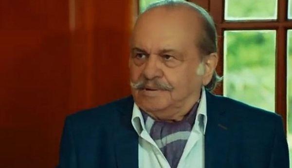 1958 ylna kadar stanbul'da sinema ve tiyatro almalarn srdrd. 1959 ylnda konservatuvara giren sanat, talyan Lisesi'nin ardndan, 1962 ylnda Ankara Devlet Konservatuvar'ndan mezun oldu. 1963 ylnda Sivas'ta askerliini yaptktan sonra, 1965 ylnda halen evli olduu ei Cansn Hanm ile evlendi.