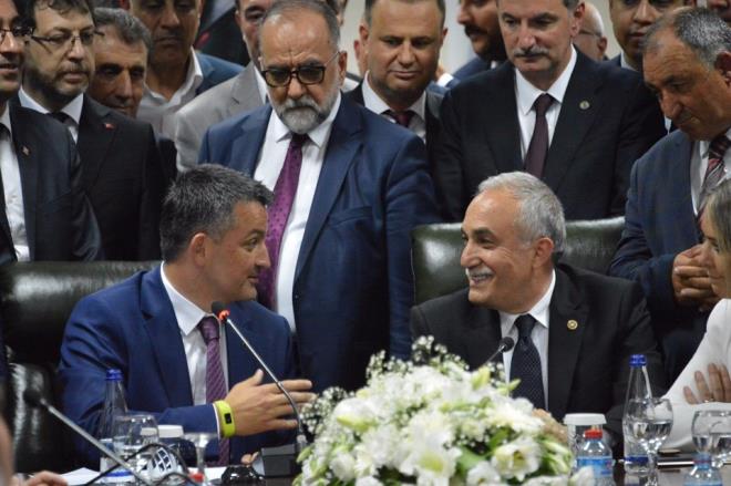 Gda, Tarm ve Hayvanclk Bakan Ahmet Eref Fakbaba, bakanlk grevini Tarm ve Orman Bakan Bekir Pakdemirli'ye devretti.