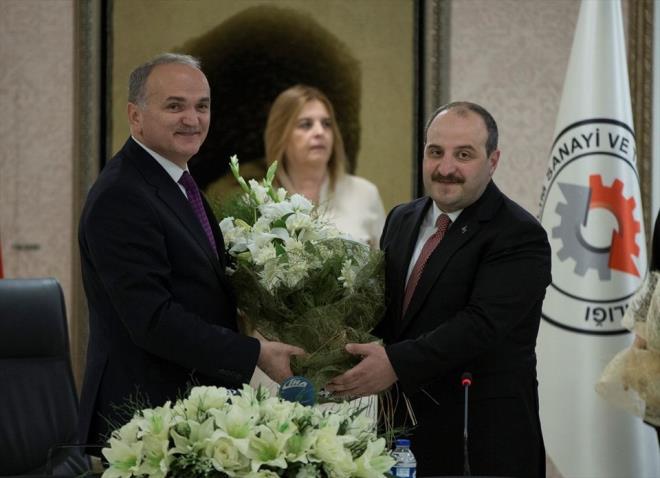 Sanayi ve Teknoloji Bakan Mustafa Varank, grevi eski Bilim, Sanayi ve Teknoloji Bakan Faruk zl'den devrald.