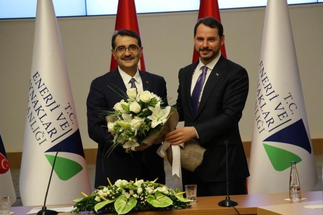 Cumhurbakanl Hkmet Sistemi'nin ilk kabinesinde Enerji ve Tabii Kaynaklar Bakan olan Fatih Dnmez, grevi Berat Albayrak'dan devrald.