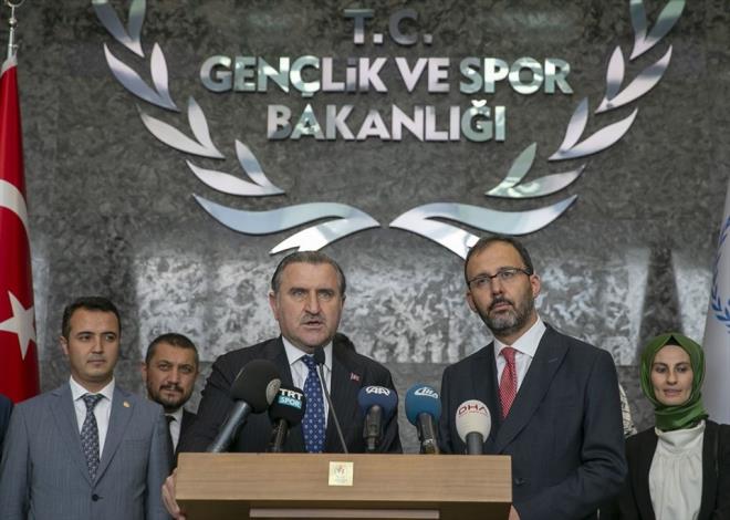 Genlik ve Spor Bakan Mehmet Muharrem Kasapolu , grevi Osman Akn Bak'tan devrald.