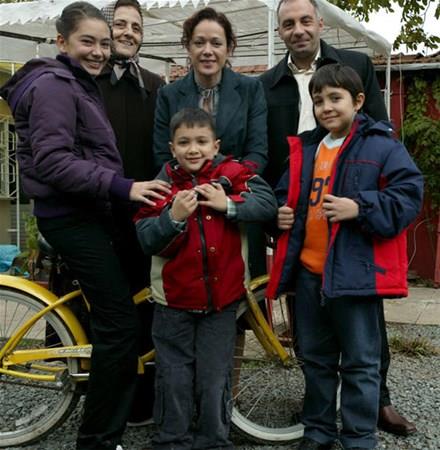 nl oyuncu Bennu Yldrmlar'n Instagram paylam takipilerini yllar ncesine gtrd.Yldrmlar, Trk TV tarihinin efsanevi dizilerinden Yaprak Dkm'nde olunu canlandran Orbay Avc ile bulutu.