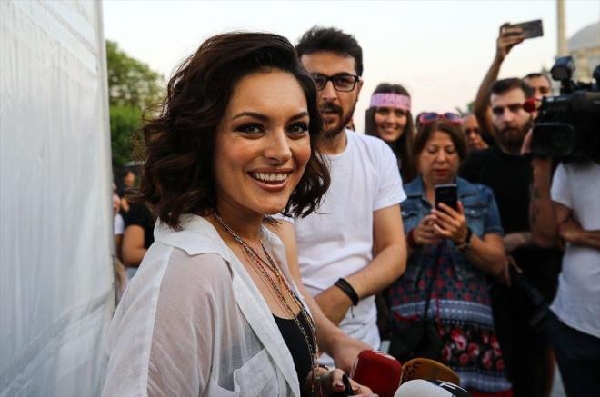 Ali Sunal-Nazl Kurbanzade Ezgi Mola