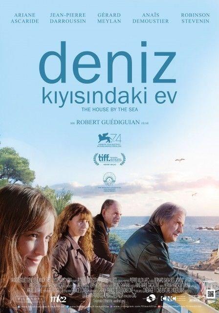 Deniz Kysndaki Ev<p>      Getiimiz yln festival filmlerinin pek ounda hikaye mutlaka bir yanyla mlteci meselesine eildi. O filmlerden biri olan Deniz Kysndaki Ev sylenmemi szlerle dolu bir ailenin, koya gelen davetsiz misafirlerle birlikte dnen hikayesini mercek altna alyor. Filmi Robert Gudiguian ynetiyor.