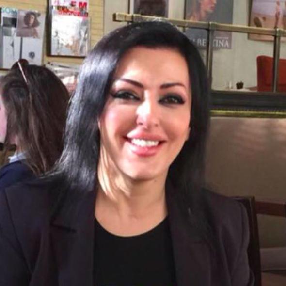 Esra SARAOLU<br>  Kod ad: Kuzu Esra. 20 yldan uzun sre Kandilli'deki Dragos ismi verilen rgt merkezinde AdnanOktar'la kaldktan sonra baka bir rgt evine gemitir. rgtn internet sitelerinin ieriklerini oluturur.    A9 yaynlarnn kesitlerini yapar. Ynetici bacdr. eitli erkeklerin rgte faydal hale gelmesi iin sosyal hesaplar zerinden flrt eder. rgtn nbet ad verilen hem Kandillideki merkezine nbete gider gnlk ilerin yaplmasn takip eder.  adnan oktar rgt , rgt emas , grev