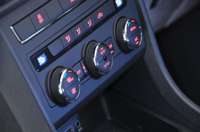 HAVA DEVRDAM MODUNU AIK BIRAKMAYIN  <p>    En sk yaplan hatalardan bir dieri. nk bu mod ak kaldnda &#8220;camlar buulanyor.&#8221; Uzmanlar bunun yerine Otomatik modu etkinletirerek &#8220;hava aknn daha kontroll ve verimli bir ekilde salanabileceini&#8221; vurguluyor.