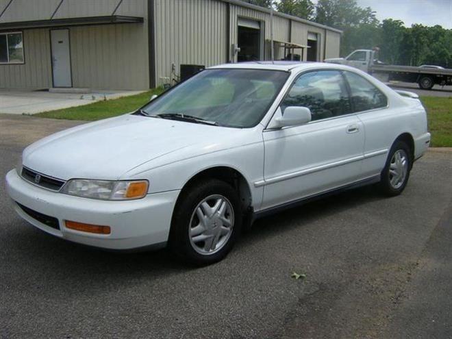 Tm servetine karn Bezos, 1996 model Honda marka otomobilinden vazgemiyor. Bunu tasarruf etmenin neminden bahsederken de sk sk dile getiriyor. Arka planda ise 70 milyon dolarlk bir jet kullanyor. ok saydaki yatnn yan sra u sralar, 2019&#8217;da denize inecek 140 metrelik bir yat daha ina ettirdii belirtiliyor.