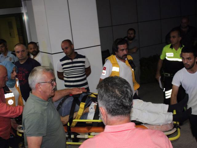 Bu arada kazada yaralanan motosiklet srcs de ayn hastanede tedavi altna alnd.