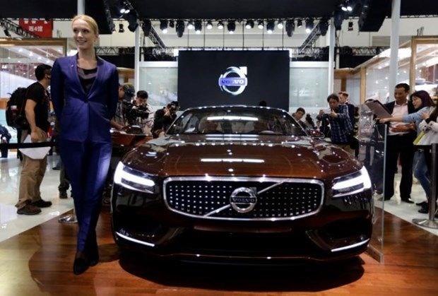 Volvo'yu da bnyesinde bulunduran Geely&#8217;nin getiimiz yl satn ald Terrafugia, gelitirdii uan otomobil modelinin sata kaca tarihi aklad.