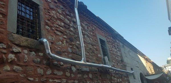 Kapalar'daki bir kebapnn tarihi dokuyla uyumlu(!) havalandrma sistemi