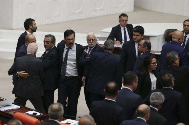 Bunun zerine HDP Grup Bakanvekili Fatma Kurtulan, "k'n szlerini etik deerler asndan ifade ettiini ve milletvekillerinin ahsna ynelik szler sarfetmediini." syledi.