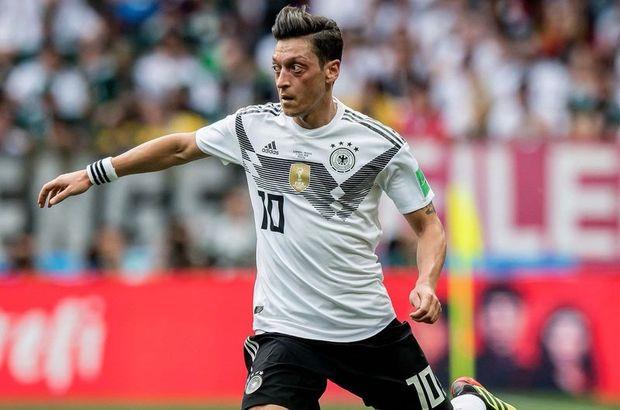 "Bu zc bir olay ve rkln daniskas. Olmamas gereken bir ey. Alman Federasyonu Bakan da zil'in aleyhine birtakm beyanatlar verdi. Esasen beyanat vermemesi gereken bir kurumdu. sve Spor Bakan'nn gsterdii duyarll gsteremedi Alman brokrasisi. nsan buna zlyor haliyle. Biz de hemehrimize sahip kmak amacyla birtakm etkinlikler yapmak istedik. lede zil'in ismini verdiimiz caddede bir tabelamz vard ve bu tabelada da gururla tad Almanya Milli Takm formasyla fotoraf vard. Biz o tabelay deitirme karar aldk. Cumhurbakanmzla, Londra'da ektirmi olduu fotorafn ayns bu tabelaya yerletirdik."