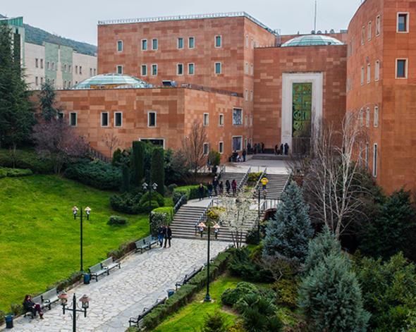 <p>STANBUL</p>  <p>Yeditepe niversitesi</p>  <p>renci says: 20 bin 703</p>  <p>Kadrolu retim eleman says: 830</p>  <p>Kadrolu retim yesi says: 500</p>