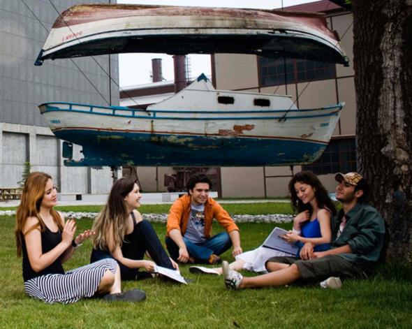 <p>STANBUL</p>  <p>stanbul Bilgi niversitesi</p>  <p>renci says: 28 bin 479</p>  <p>Kadrolu retim eleman says: 666</p>  <p>Kadrolu retim yesi says: 314</p>