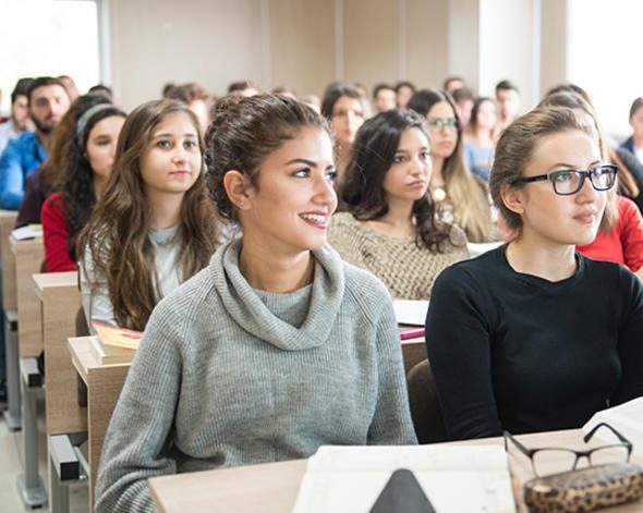 <p>STANBUL</p>  <p>stanbul Geliim niversitesi</p>  <p>renci says: 18 bin 123</p>  <p>Kadrolu retim eleman says: 677</p>  <p>Kadrolu retim yesi says: 354</p>