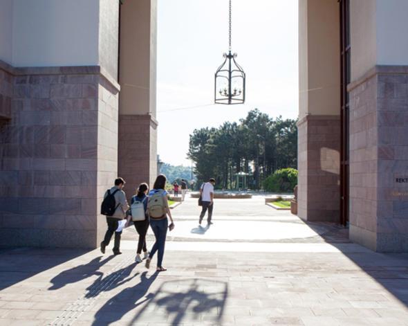 <p>STANBUL</p>  <p>Ko niversitesi</p>  <p>renci says: 6 bin 652</p>  <p>Kadrolu retim eleman says: 479</p>  <p>Kadrolu retim yesi says: 343</p>