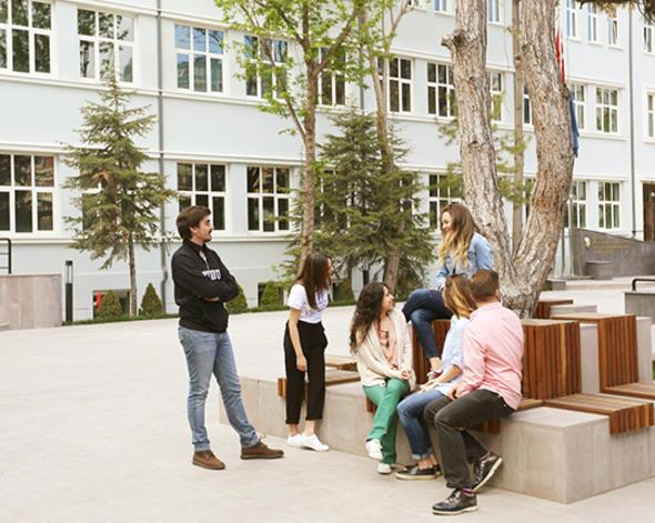 <p>ANKARA</p>  <p>TED niversitesi</p>  <p>renci says: 2 bin 595</p>  <p>Kadrolu retim eleman says: 212</p>  <p>Kadrolu retim yesi says: 95</p>