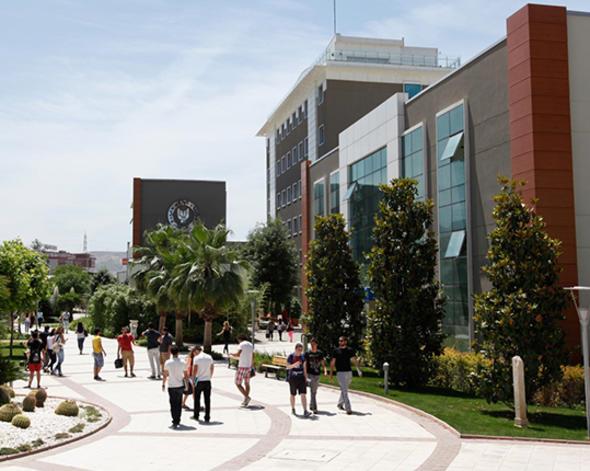 <p>ZMR</p>  <p>Yaar niversitesi</p>  <p>renci says: 10 bin 251</p>  <p>Kadrolu retim eleman says: 437</p>  <p>Kadrolu retim yesi says: 184</p>