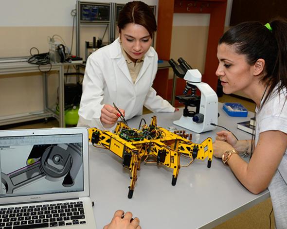 <p>ZMR</p>  <p>zmir Ekonomi niversitesi</p>  <p>renci says: 8 bin 959</p>  <p>Kadrolu retim eleman says: 456</p>  <p>Kadrolu retim yesi says: 192</p>