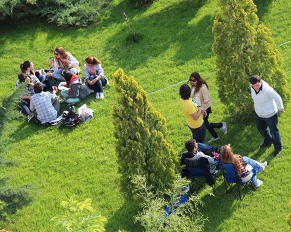 <p>ANKARA</p>  <p>Bakent niversitesi</p>  <p>renci says: 14 bin 410</p>  <p>Kadrolu retim eleman says: 1.449</p>  <p>Kadrolu retim yesi says: 826</p>