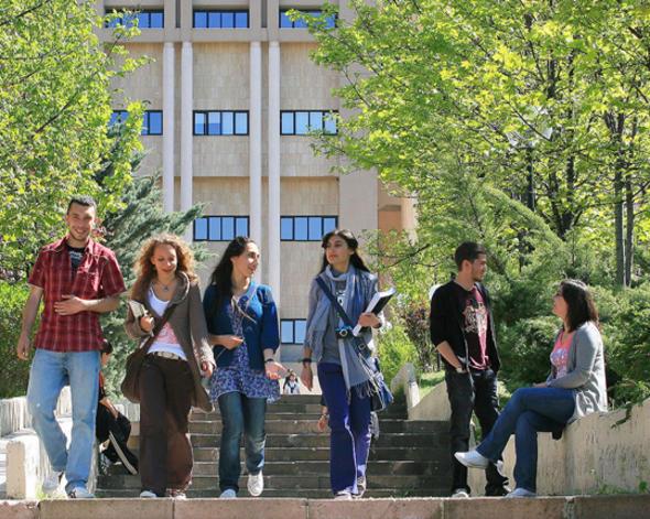 <p>ANKARA</p>  <p>hsan Doramac Bilkent niversitesi</p>  <p>renci says: 12 bin 700</p>  <p>Kadrolu retim eleman says: 684</p>  <p>Kadrolu retim yesi says: 275</p>