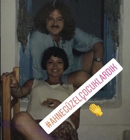 1994 ylnda Harun Kolak ile birlikte Biz adl bir maxi single albm yaynladlar. Albmdeki, "Elimde Deil" adl para yln en iyi slow paralar arasna girdi.