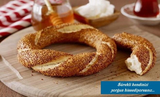 Maya alerjisi olan kiilerin maya ieren yiyecek ve ieceklerden uzak durmalar gerekir.    Maya ieren bu besinler; bata ekmek ve ekmek trevleri olan simit, poaa, kurabiye, kek gibi pasta rnleri, peynir, yourt, kefir gibi st rnleri, turu, sirke, mayadan elde edilen soslar ketap, hardal, soya sosu, et suyu tabletleri, kurutulmu meyveler ve malt ieceklerdir.