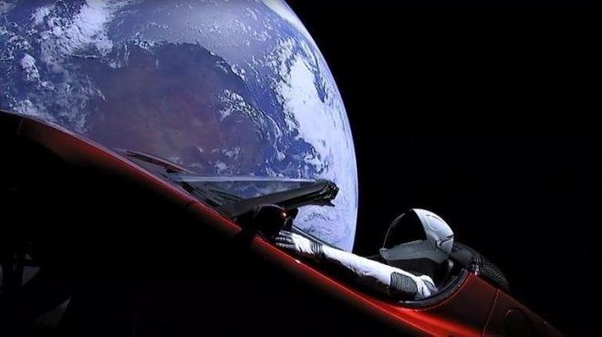 Elon Musk, daha nce de Space-X'in "Falcon Heavy" roketi ile Mars'a Tesla otomobil gndermiti.