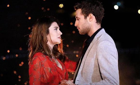 &#8216;DARISI BAIMA&#8217; OLAYINDAK AKSAKLIKLAR; Yaynland gnn birincisi olmakla birlikte reyting oran bakmndan vasat seviyede kalan &#8216;Dars Bamza&#8217;, rakipsiz ortamn nimetlerinden yeterince faydalanamayan ilerden oldu. Bunun sorumlusu da ne izleyiciydi, ne de kanal. Dorudan kendi kendine etti.