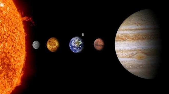Gne Sistemi'nde Dnya'nn ardndan Gne'e en yakn 4. gezegen olan Mars, Gne'e 230 milyon kilometre uzaklkta bulunuyor.