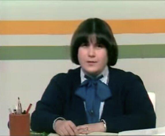 Hem okuyucu hem rportajc olarak en sevdiim konulardan biri olan &#8216;imdi Neredeler?&#8217; serisini yapmaya karar verdiimde ilk irtibata gemek istediim isimdi Prof. Dr. Zlal Balpnar. '80&#8217;ler ve '90&#8217;lar TRT&#8217;sini yakalama ansna erimi bizler iin unutulmaz bir yzd. Hocay okul telefonundan bulup iletiime getim, randevulatk ve bir cuma gn Eskiehir Anadolu niversitesi&#8217;nin insann iini aan cvl cvl ortamnda bir araya geldik.