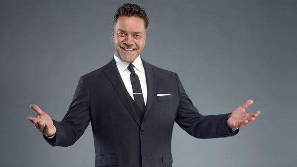 Ilcal szlerine yle devam etti "Beyazt ztrk'n bu yl O Ses Trkiye&#8217;ye bambaka bir hava getireceine inanyorum. Onun stdyoda olacak olmas beni bile heyecanlandryor.&#8221;