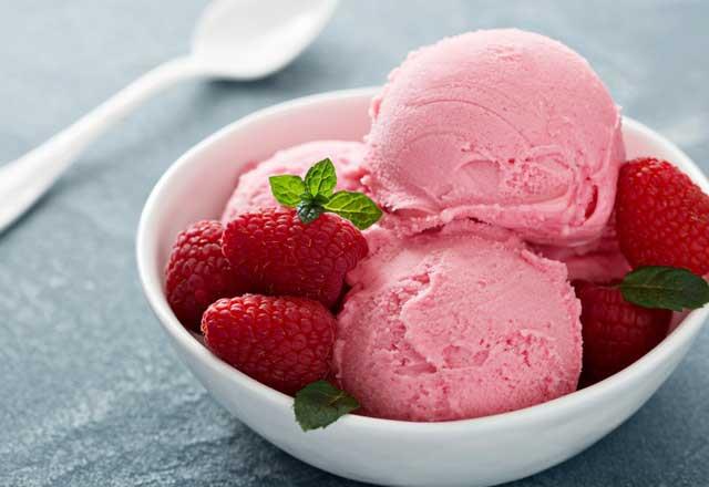 Kyorin niversitesi&#8217;ndeki Japon aratrmaclar kahvaltda dondurma yiyenlerin konsantrasyonlarnn arttn tespit etti. Souk, beynin almasn tetikliyormu.