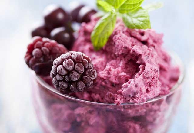 American of Journal of Clinical Nutrition&#8217;da yaymlanan bir makalede her gn dondurma yiyen kadnlar, yemeyenlere oranla daha az kilo alyormu. Elbette porsiyona dikkat etmek gerek. ok fazla yediiniz takdirde kilo almanz kanlmaz.