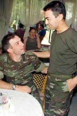 Serdar Orta askerliini Sivas 5'inci Piyade Er Eitim Tugay Komutanl 178'inci Piyade Er Eitim Alay'nda bedelli askerlik yapt. Orta'n asker arkadalarndan biri de Kaan Girgin'di.