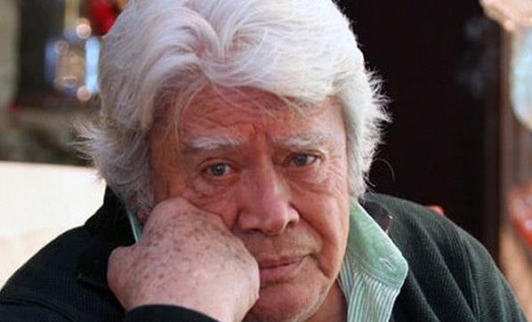 Yeilam'n usta oyuncusu Cneyt Arkn, yaad solunum sknts nedeniyle kaldrld hastanede youn bakm nitesinde tedavi altna alnd.