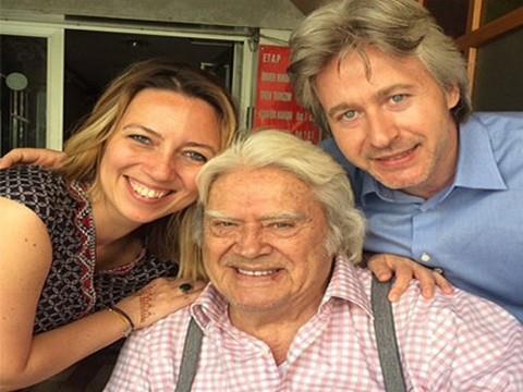 Yaknlarnn aramas zerine 81 yandaki usta oyuncu, ambulansla zel bir hastaneye kaldrld.