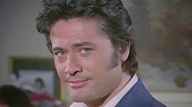 CNEYT ARKIN KMDR?    Gerek ad Fahrettin Creklibatur olan Trk Sinemasnn nl jn,1937 ylnda Eskiehir'de dodu. ocukluu iftlikte geti.