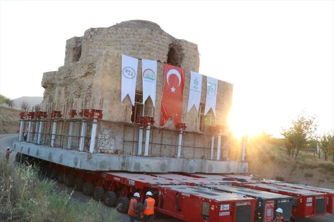 Bakan Pakdemirli, burada yapt konumada, Trkiye'nin 24 Haziran'da yeni bir sisteme getiini anmsatarak, bylece daha dinamik, esnek ve gzel bir hkmet sisteminin getirildiini syledi.