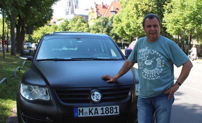 Almanya&#8217;nn Mnih kentinde yaayan iletmeci Haluk Sevengl&#8217;n cipini grenler dnp bir daha bakmaktan kendilerini alamyor.