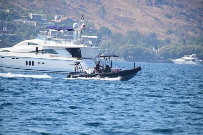 Yaz aylarnda Gcek, Bodrum ve Marmaris&#8217;e demirledii teknesinde olan Kvan Tatltu, nceki gn Yalkavak'tayd.