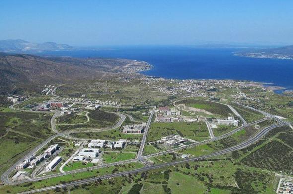 <p>801&#8211;1000 zmir Yksek Teknoloji Enstits</p>  <p>  renci says: 4,211 </p>  <p>  Personel bana renci says: 18.6 </p>  <p>  Yabanc renci yzdesi: Yzde 4 </p>  <p>  Kadn/Erkek renci yzdesi: 46 : 54</p>  <p>  </p>