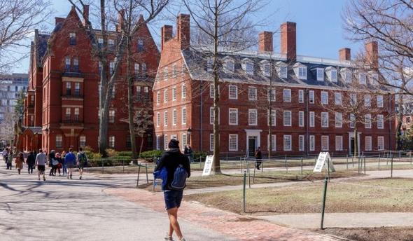 <p>6: Harvard niversitesi</p>  <p>  renci says: 20,326 </p>  <p>  Personel bana renci says: 8.9 </p>  <p>  Yabanc renci yzdesi: Yzde 26</p>  <p>  Kadn/Erkek renci yzdesi: n/a</p>  <p>  </p>